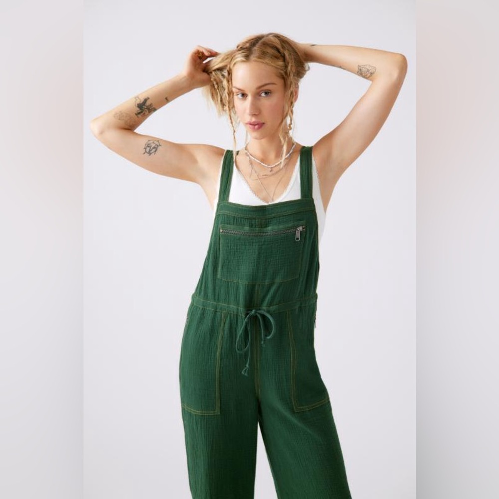 Urban Outfitters - Tina textured jumpsuit. Green with yellow stitching. Size XS. - Picture 1 of 10